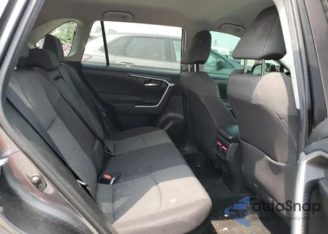 2021 Toyota Rav4 Xle z USA, uszkodzony, nr VIN 4T3R6RFV5MU027256